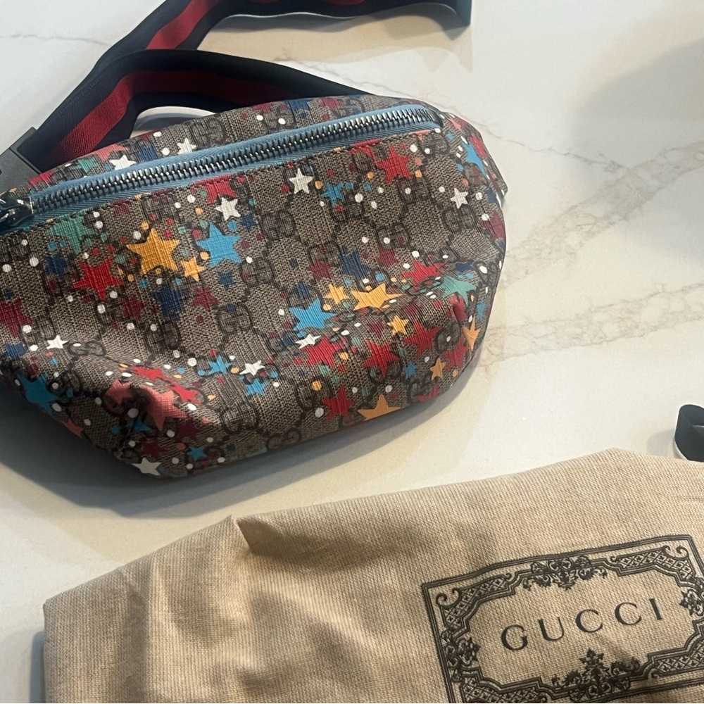 NWOT Gucci Stars belt bag